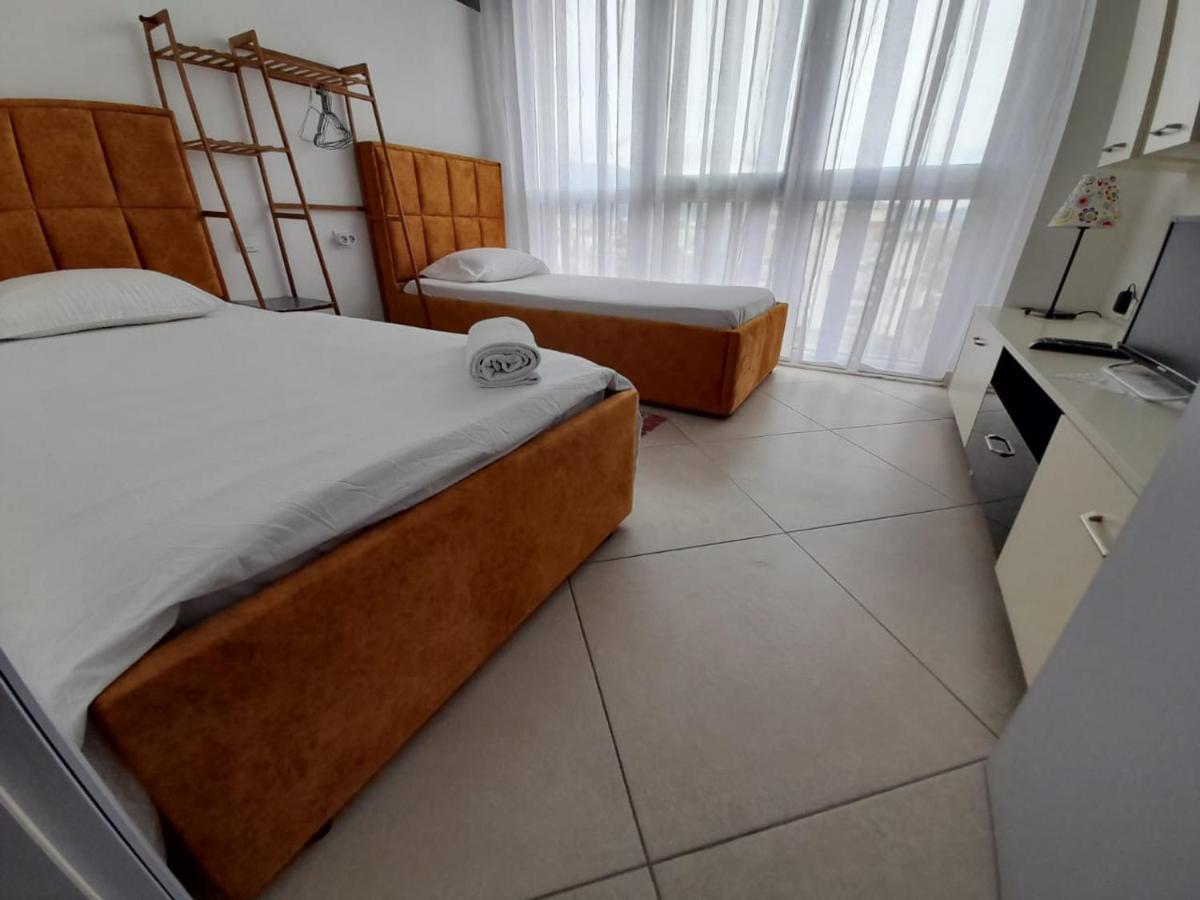 Guesthouse Bela Tirana Exteriör bild