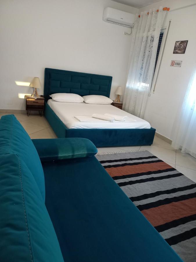 Guesthouse Bela Tirana Exteriör bild