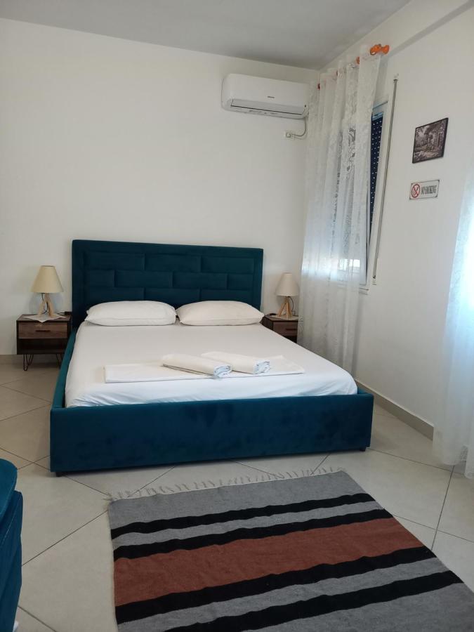 Guesthouse Bela Tirana Exteriör bild
