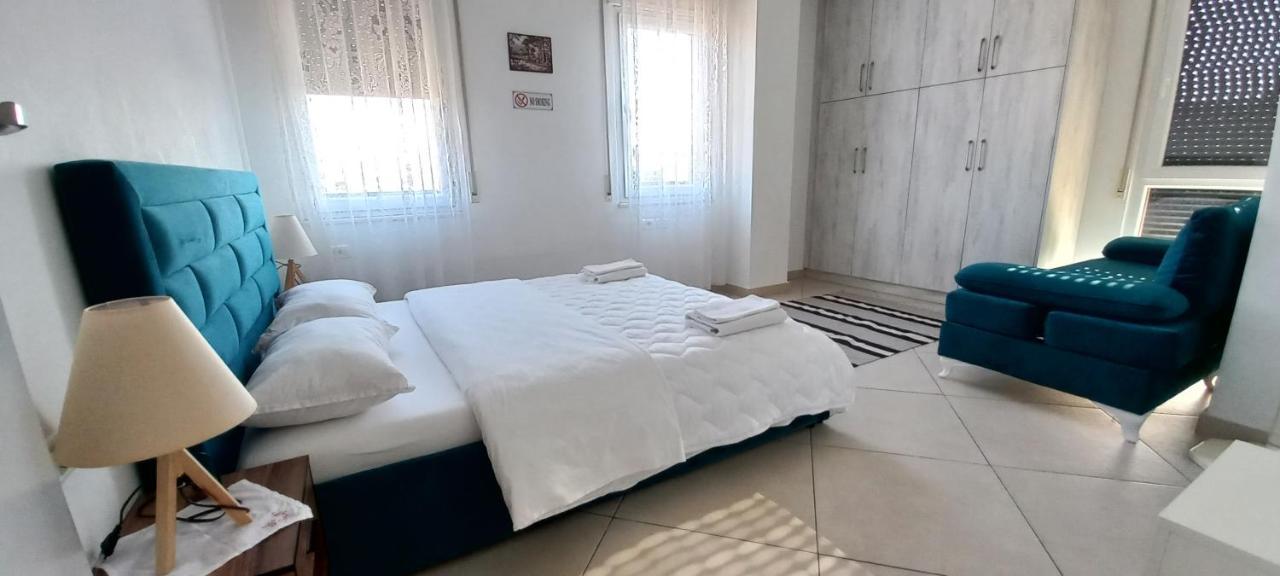 Guesthouse Bela Tirana Exteriör bild